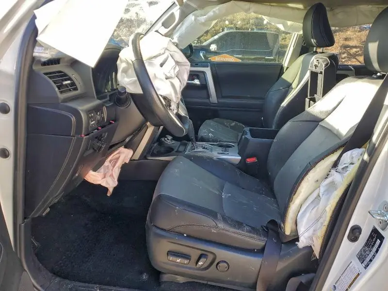 2023 TOYOTA 4RUNNER SE  