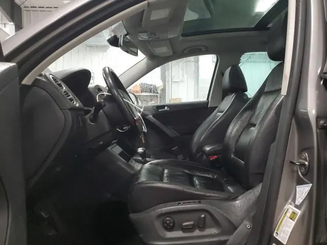 2010 VOLKSWAGEN TIGUAN SE  