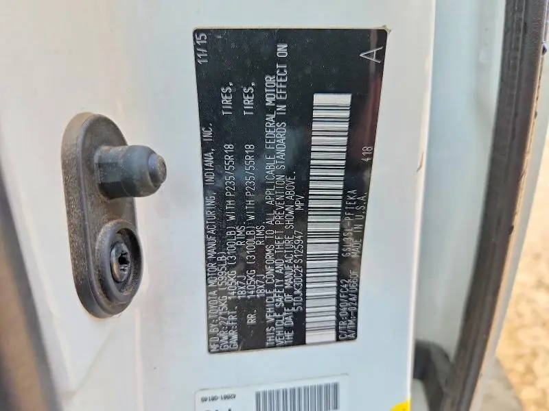 2015 TOYOTA SIENNA LE  