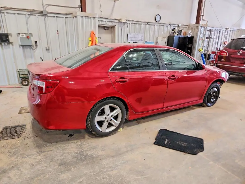 2014 TOYOTA CAMRY SE  