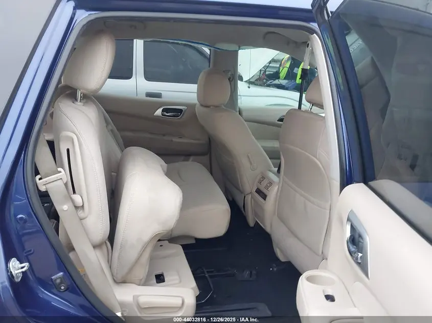 2017 NISSAN PATHFINDER S