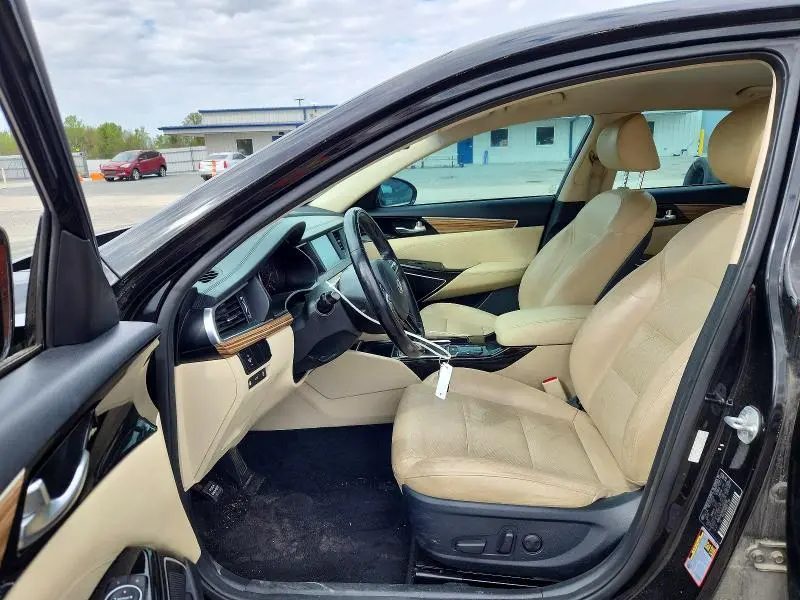2017 KIA CADENZA PREMIUM  