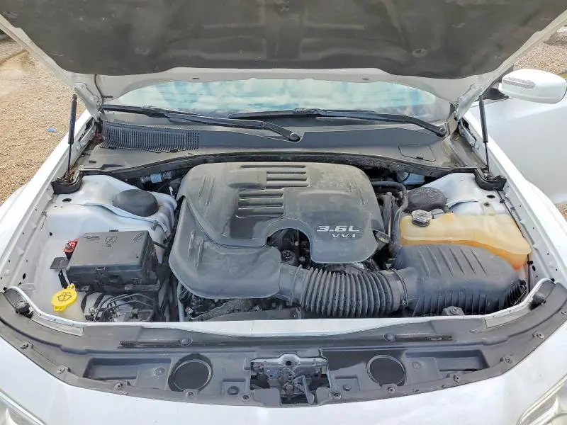 2016 CHRYSLER 300 LIMITED  
