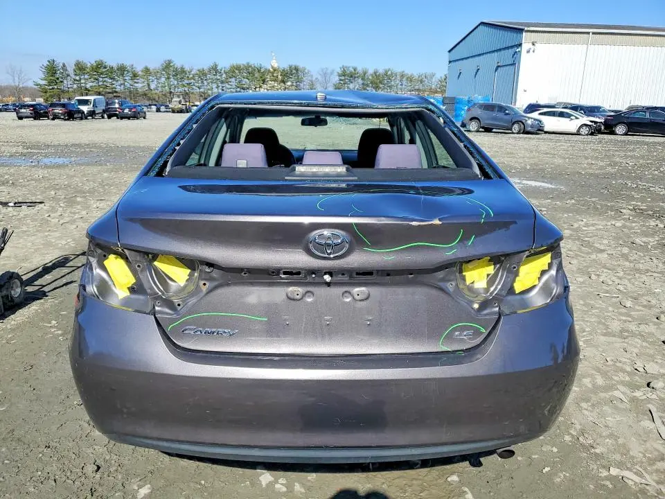 2015 TOYOTA CAMRY LE  