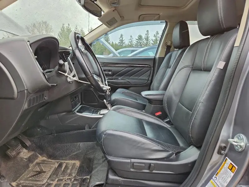 2018 MITSUBISHI OUTLANDER SE  