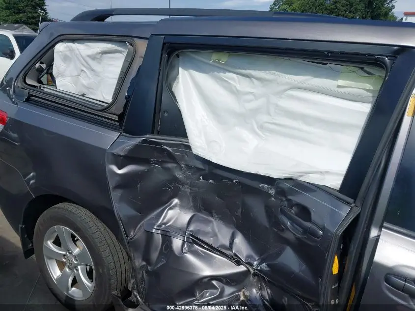 2013 TOYOTA SIENNA LE V6 8 PASSENGER