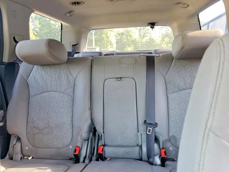 2011 GMC ACADIA SLE  