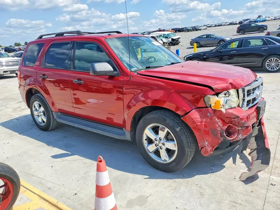 2011 FORD ESCAPE XLT  