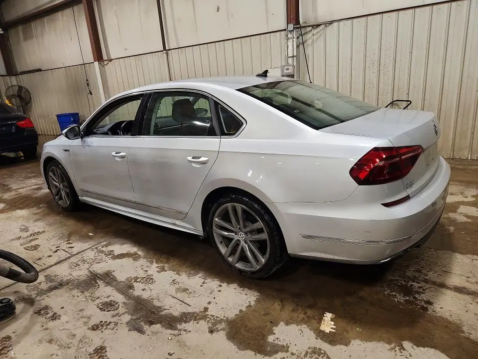 2017 VOLKSWAGEN PASSAT R-LINE  