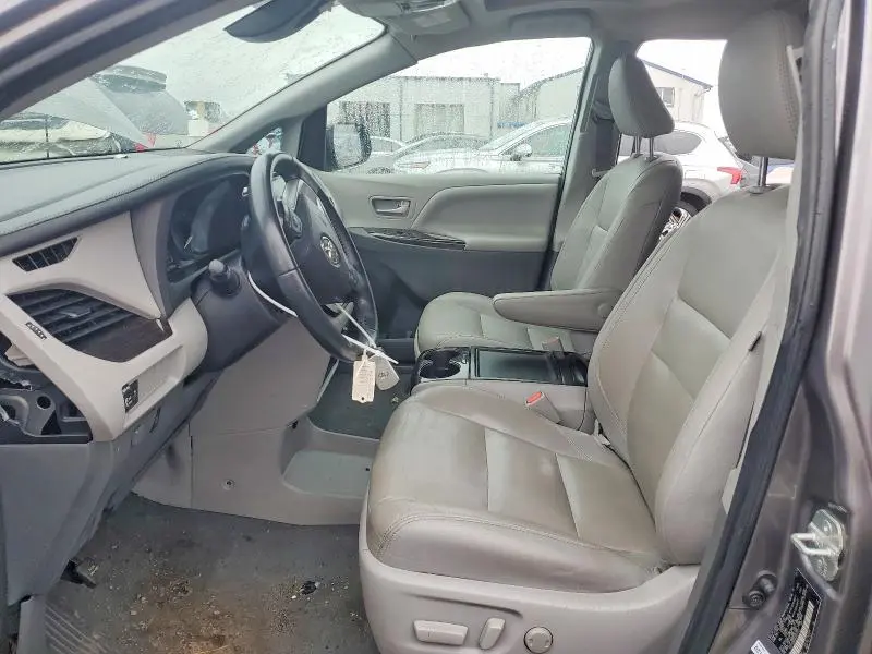 2020 TOYOTA SIENNA XLE 8-PASSENGER  