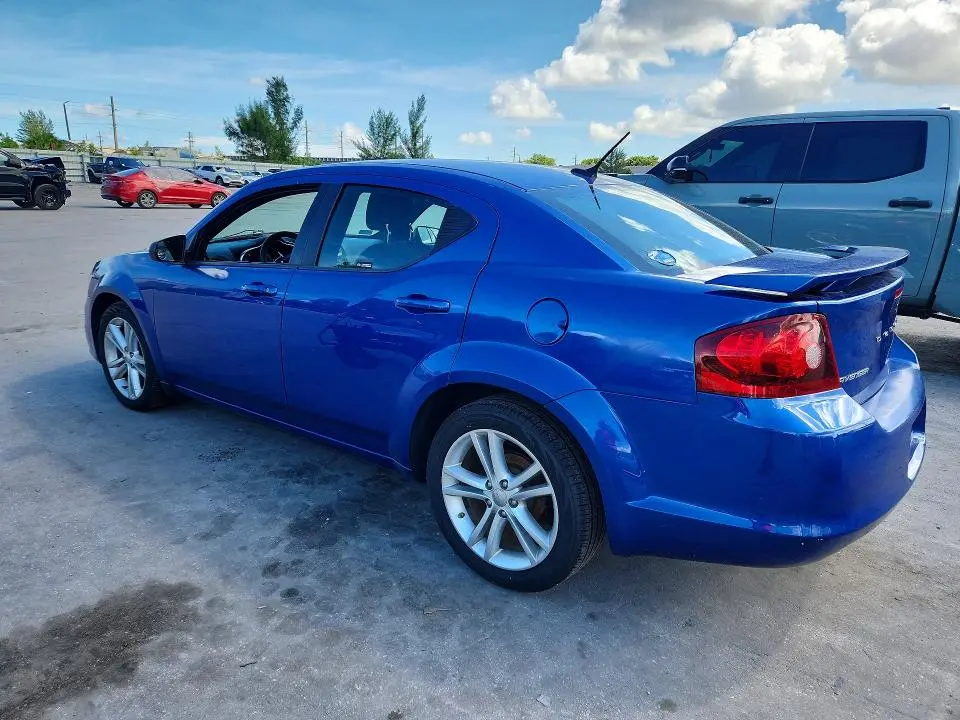 2013 DODGE AVENGER SE  