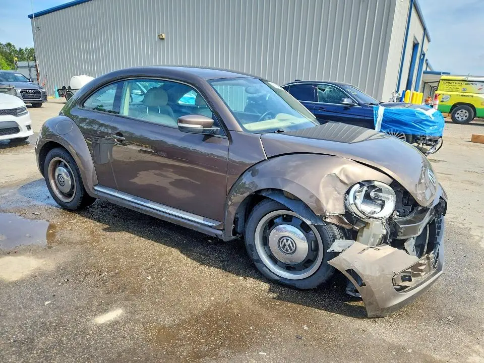 2013 VOLKSWAGEN BEETLE   