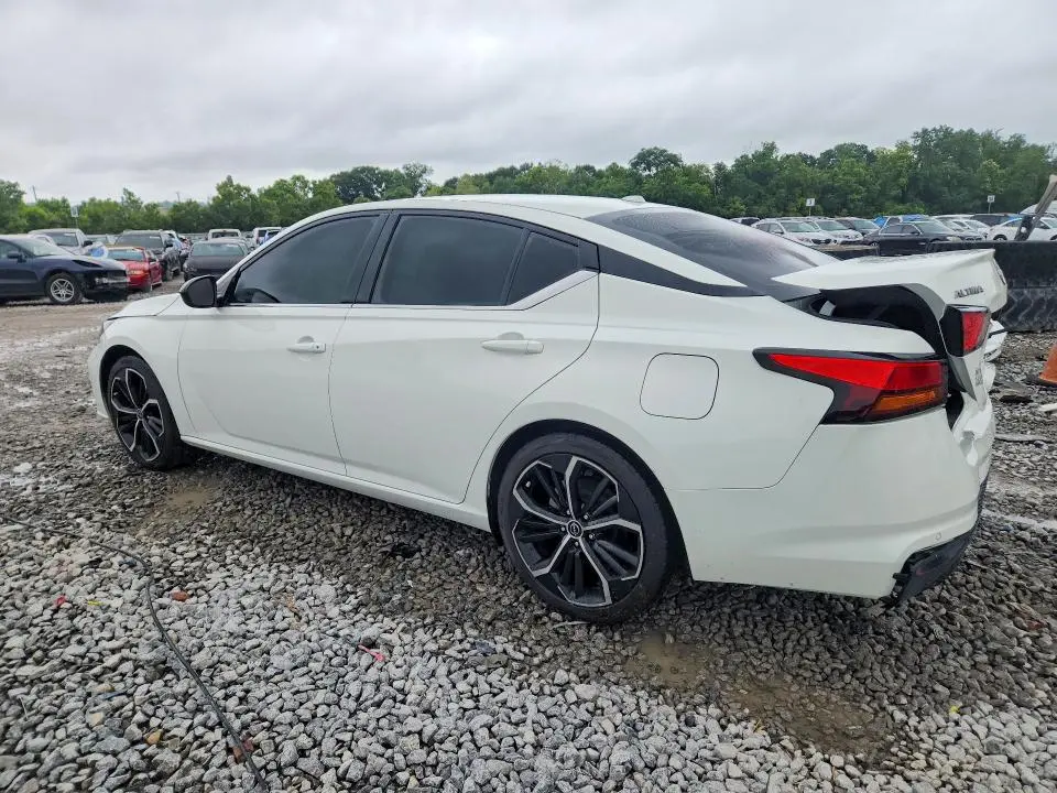 2024 NISSAN ALTIMA SR  