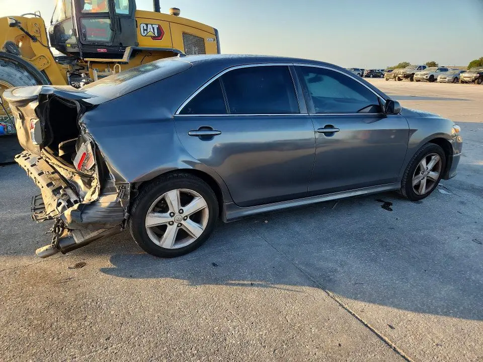 2010 TOYOTA CAMRY SE V6  
