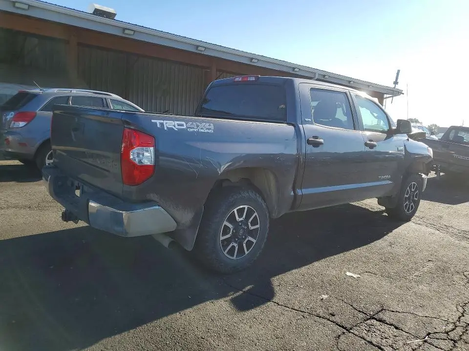 2017 TOYOTA TUNDRA SR5  