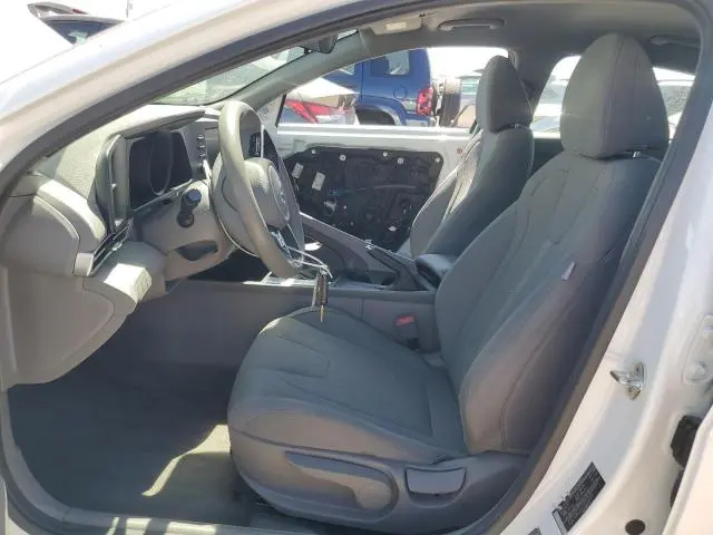 2022 HYUNDAI ELANTRA SE  