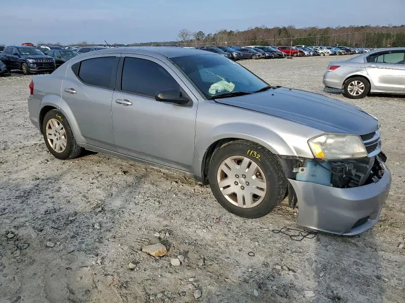 2013 DODGE AVENGER SE  