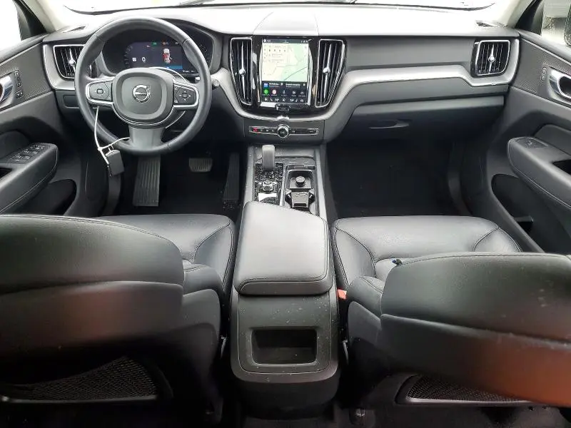 2024 VOLVO XC60 CORE  