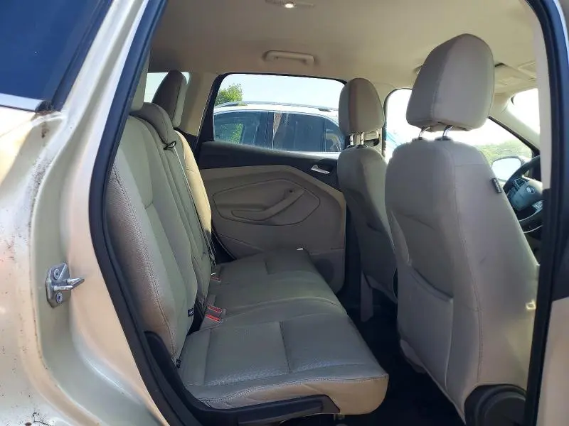 2017 FORD ESCAPE SE  