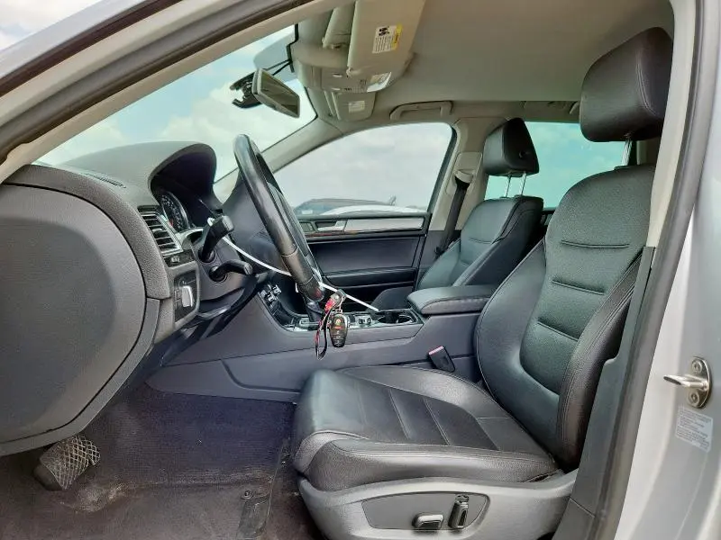 2013 VOLKSWAGEN TOUAREG V6  
