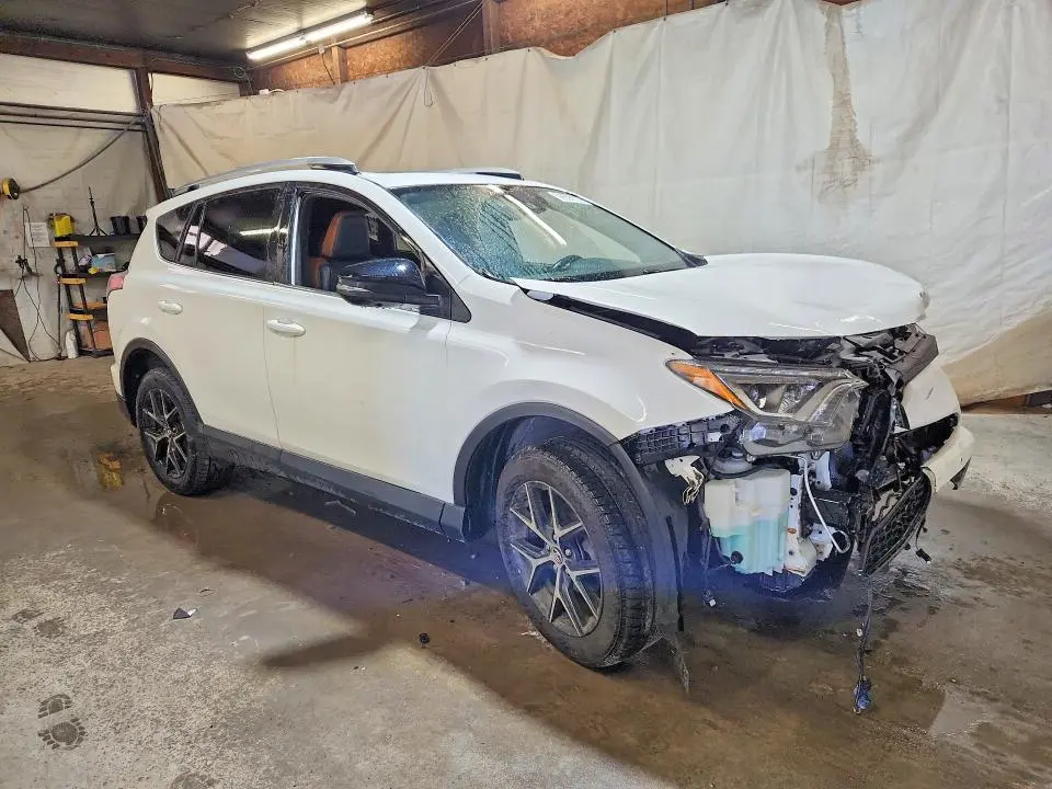 2016 TOYOTA RAV4 SE  