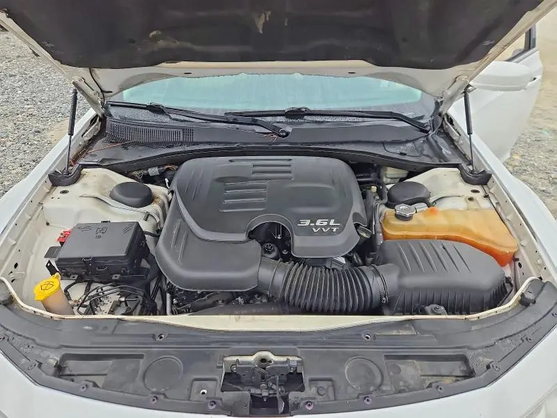 2015 CHRYSLER 300 LIMITED  