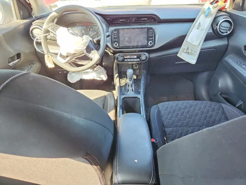 2021 NISSAN KICKS SV  