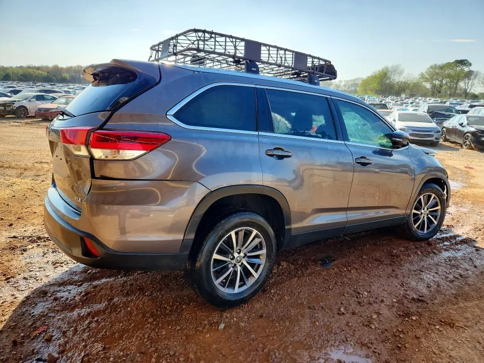 2019 TOYOTA HIGHLANDER XLE  