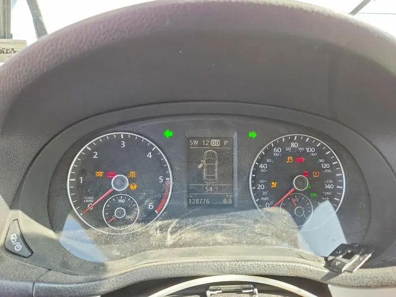 2013 VOLKSWAGEN PASSAT SE  