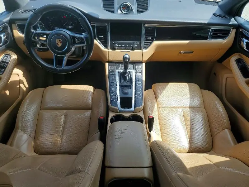 2018 PORSCHE MACAN   