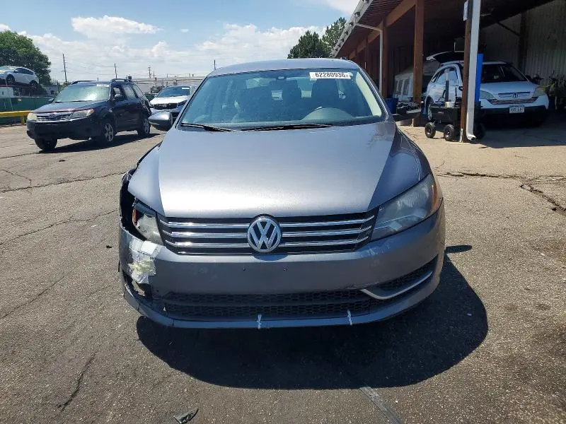 2013 VOLKSWAGEN PASSAT S  