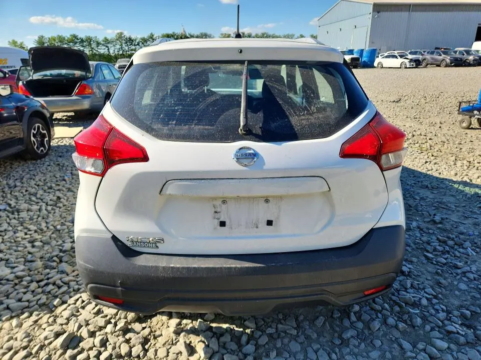 2019 NISSAN KICKS S  