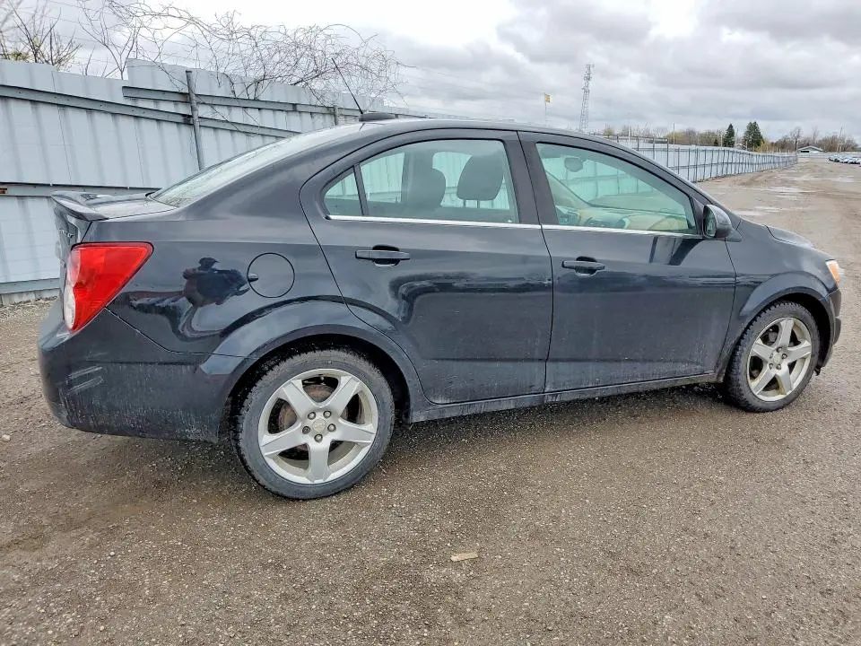2016 CHEVROLET SONIC LT  
