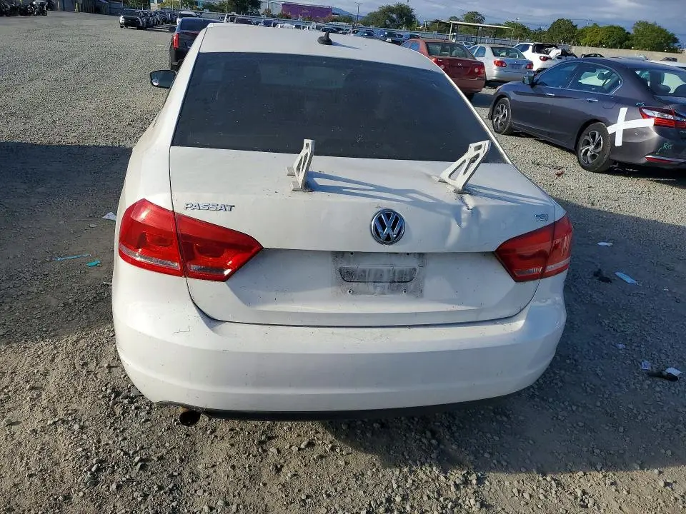 2015 VOLKSWAGEN PASSAT S  