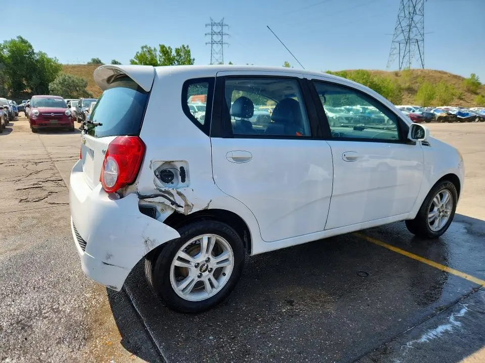 2011 CHEVROLET AVEO LT  