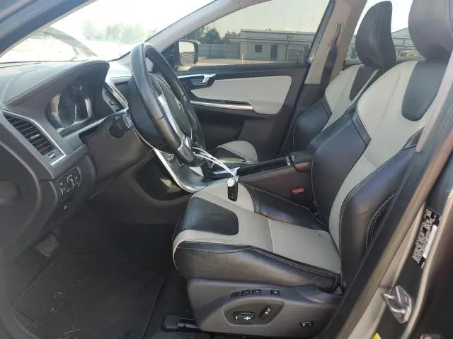 2017 VOLVO XC60 T5 DYNAMIC  