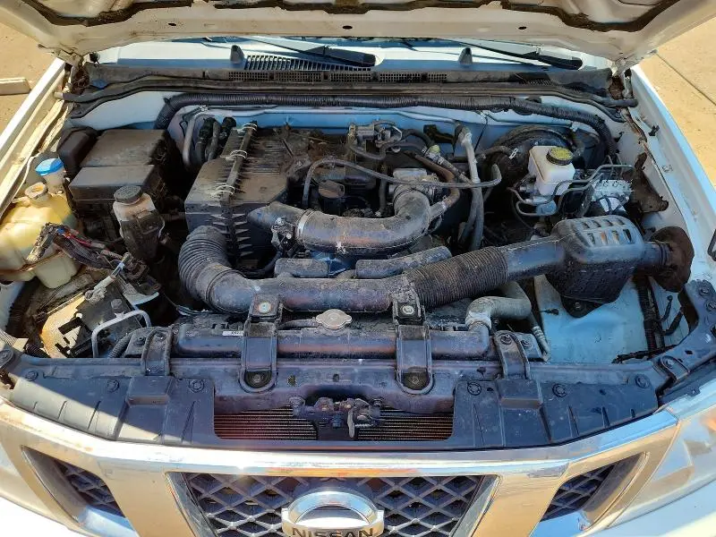 2017 NISSAN FRONTIER SV  