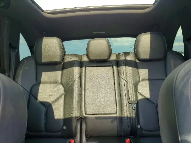 2014 PORSCHE CAYENNE   