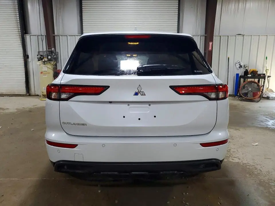 2024 MITSUBISHI OUTLANDER ES  