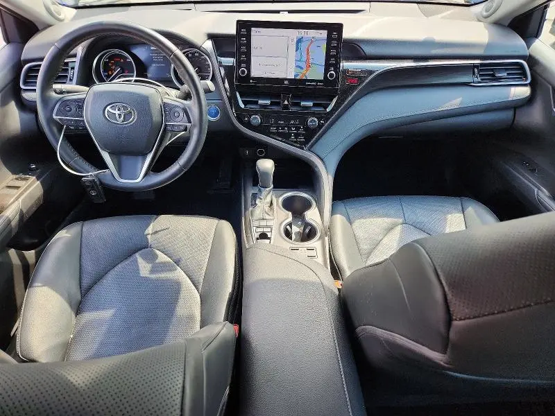 2022 TOYOTA CAMRY XLE  