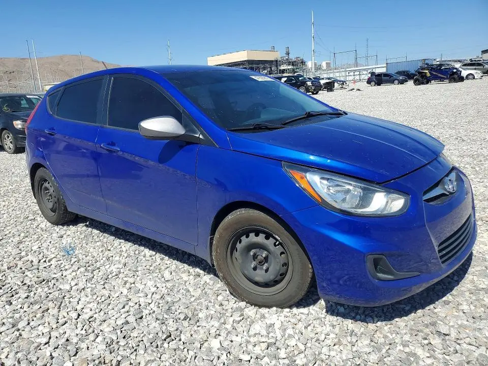 2013 HYUNDAI ACCENT GS  