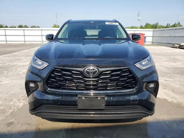2025 TOYOTA HIGHLANDER HYBRID XLE  