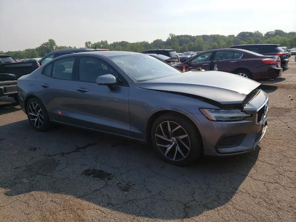 2019 VOLVO S60 T6 MOMENTUM  
