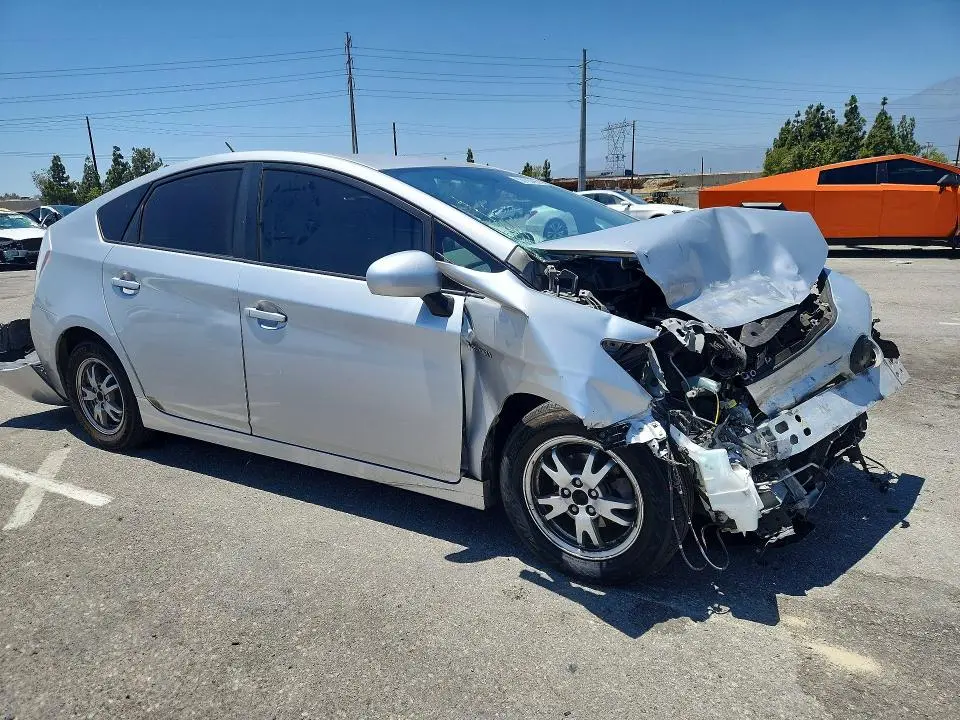 2011 TOYOTA PRIUS THREE  