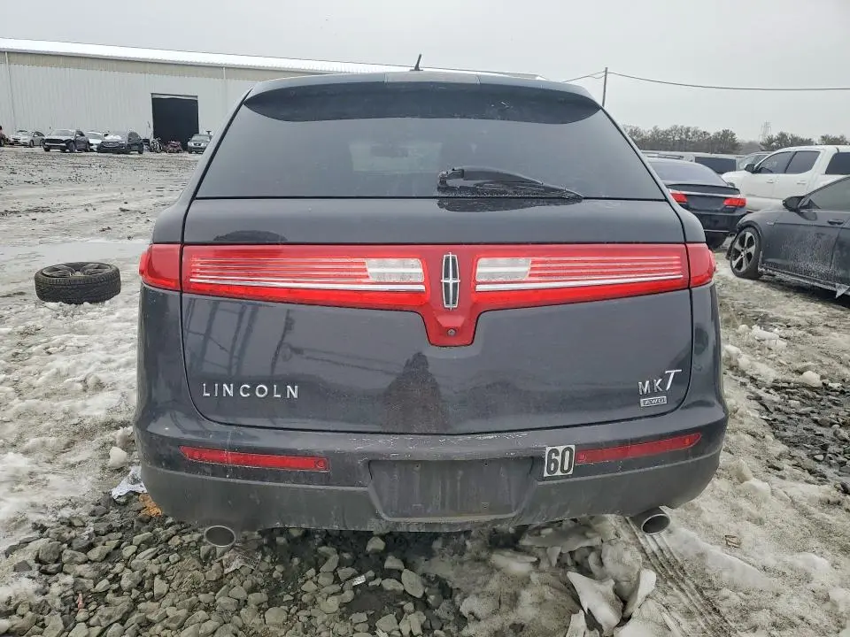 2015 LINCOLN MKT   