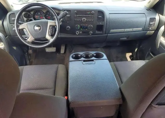 2011 CHEVROLET SILVERADO K1500 LT  