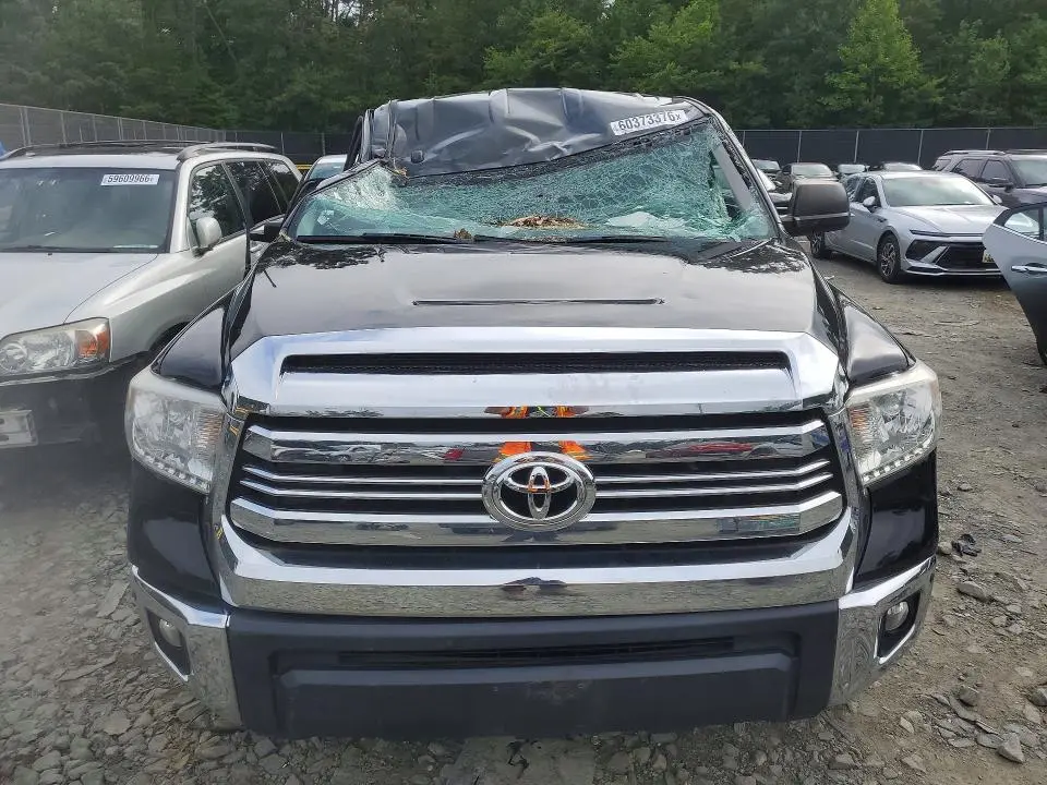 2017 TOYOTA TUNDRA SR5  