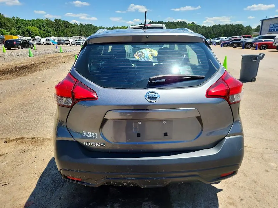 2018 NISSAN KICKS S  