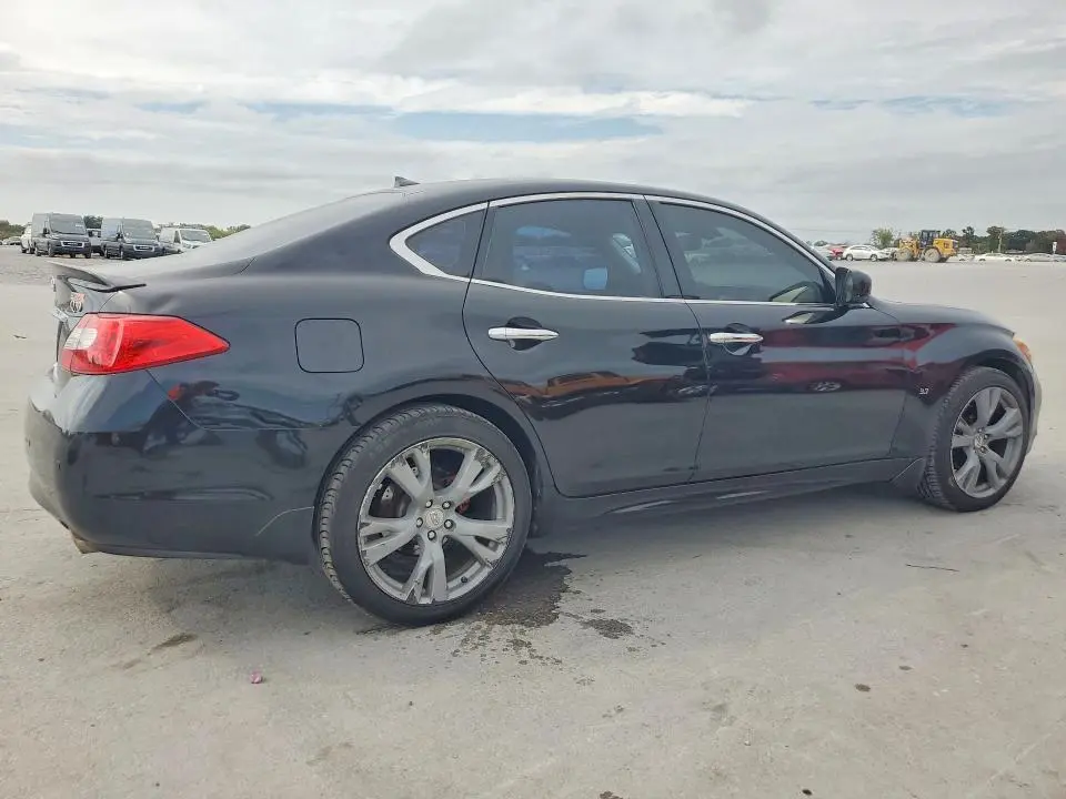 2014 INFINITI Q70 3.7  