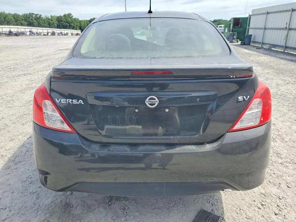 2019 NISSAN VERSA SV  